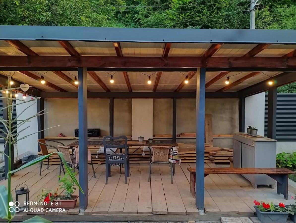 Flat In Cottage Close To The Centre Parking, Wifi, Bbq إلفيف المظهر الخارجي الصورة