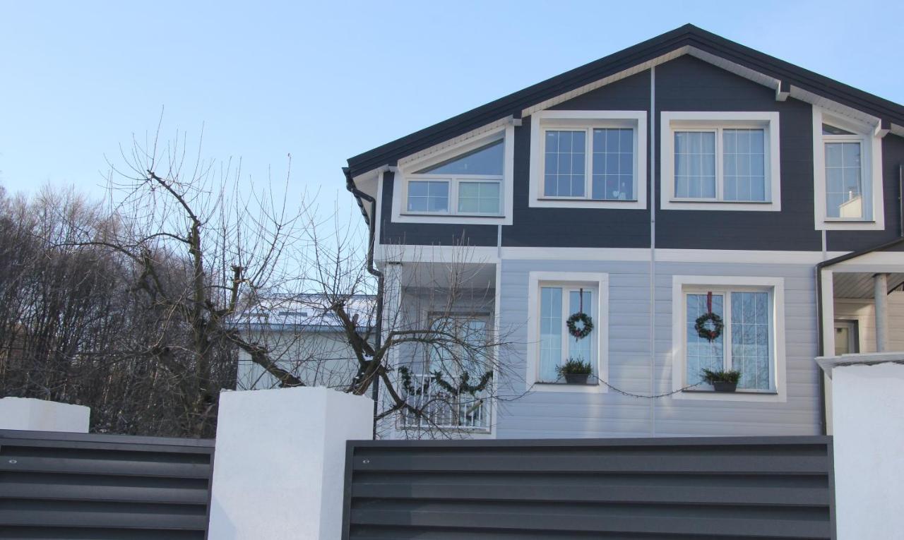 Flat In Cottage Close To The Centre Parking, Wifi, Bbq إلفيف المظهر الخارجي الصورة