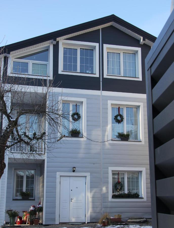 Flat In Cottage Close To The Centre Parking, Wifi, Bbq إلفيف المظهر الخارجي الصورة